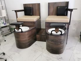sillas para pedicura en madera