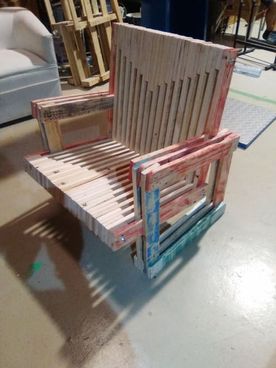 silla con materiales reciclados